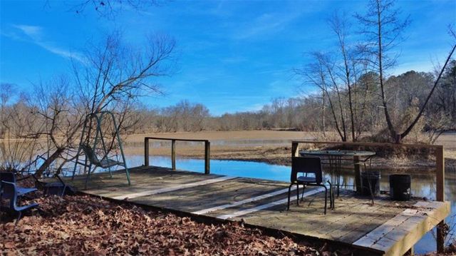 7112 E Blacks Bluff Road, Cave Spring, GA 30124