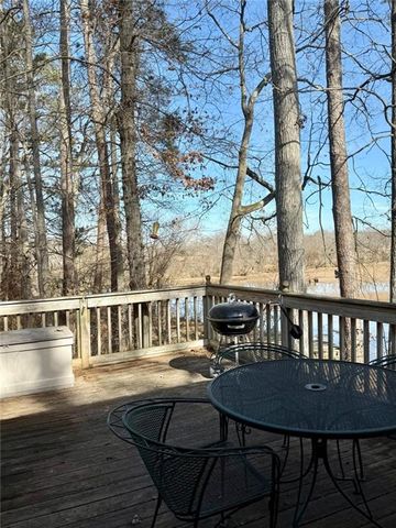 7112 E Blacks Bluff Road, Cave Spring, GA 30124