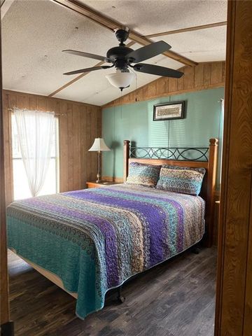 7112 E Blacks Bluff Road, Cave Spring, GA 30124