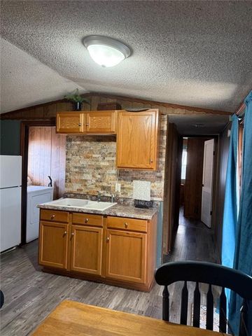 7112 E Blacks Bluff Road, Cave Spring, GA 30124