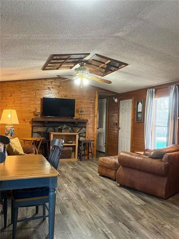 7112 E Blacks Bluff Road, Cave Spring, GA 30124