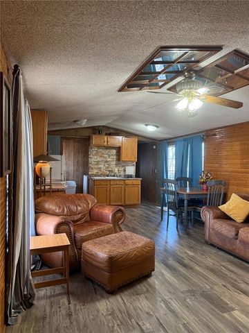 7112 E Blacks Bluff Road, Cave Spring, GA 30124