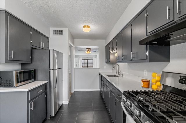 2425 Ashdale DR 92, Austin, TX 78757
