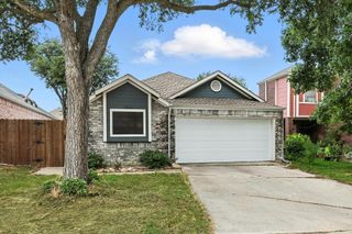 2034 Mallard Drive, Lewisville, TX 75077