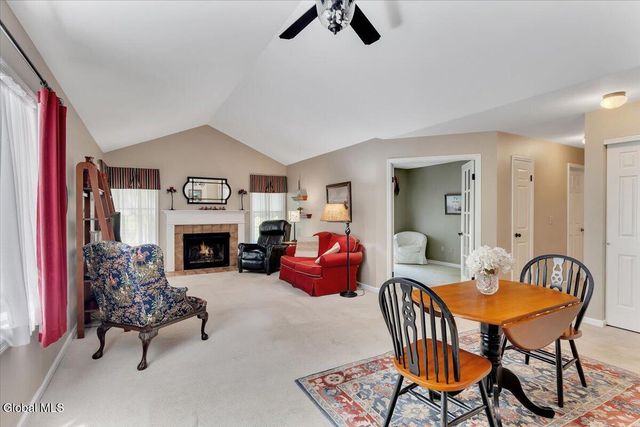 11 Greystone Drive, Voorheesville, NY 12186
