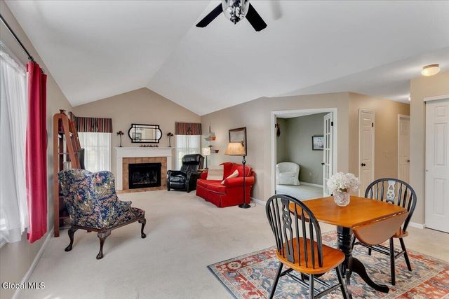 11 Greystone Drive, Voorheesville, NY 12186
