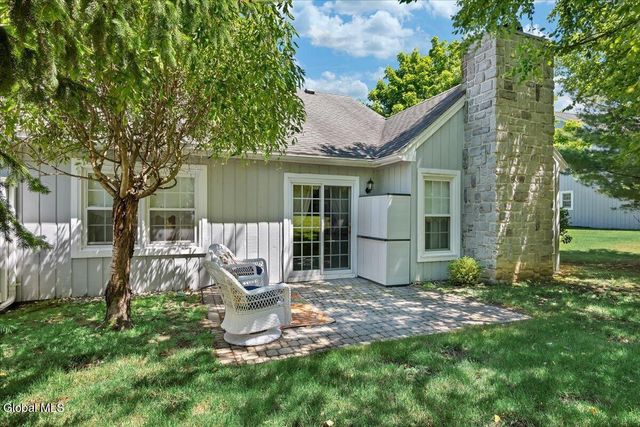 11 Greystone Drive, Voorheesville, NY 12186