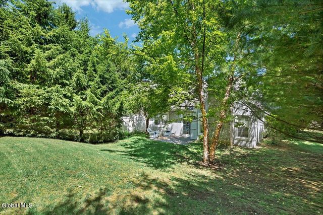 11 Greystone Drive, Voorheesville, NY 12186