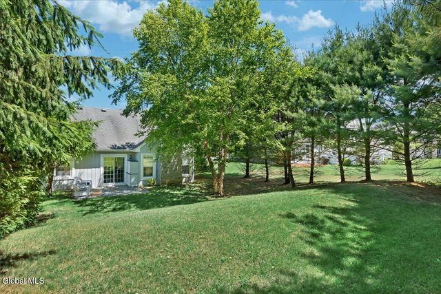 11 Greystone Drive, Voorheesville, NY 12186