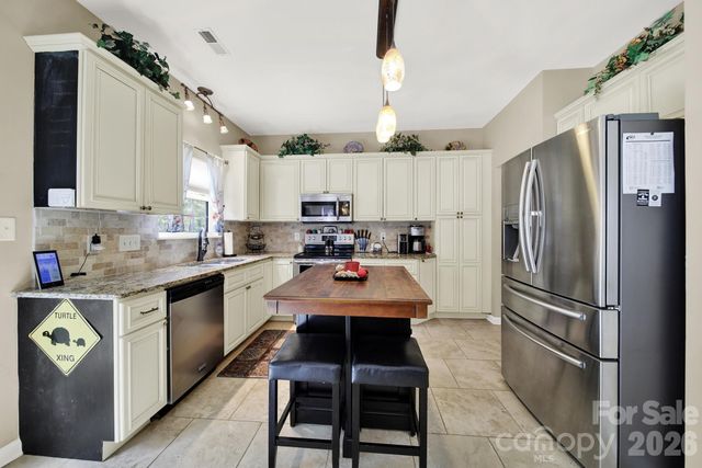 7221 Maitland Lane, Charlotte, NC 28215