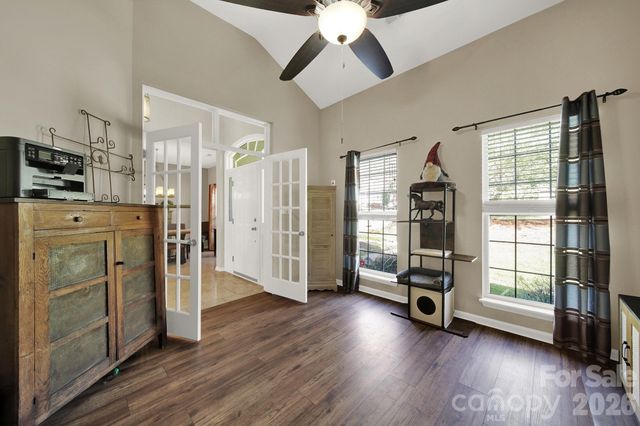 7221 Maitland Lane, Charlotte, NC 28215