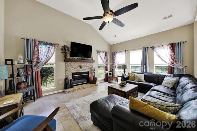 7221 Maitland Lane, Charlotte, NC 28215