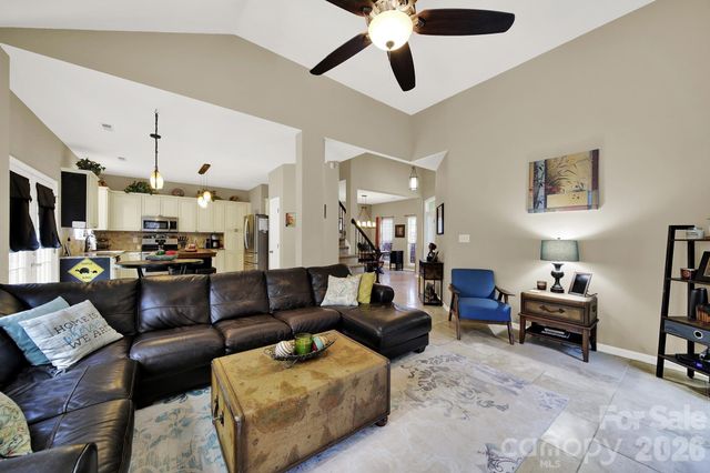 7221 Maitland Lane, Charlotte, NC 28215