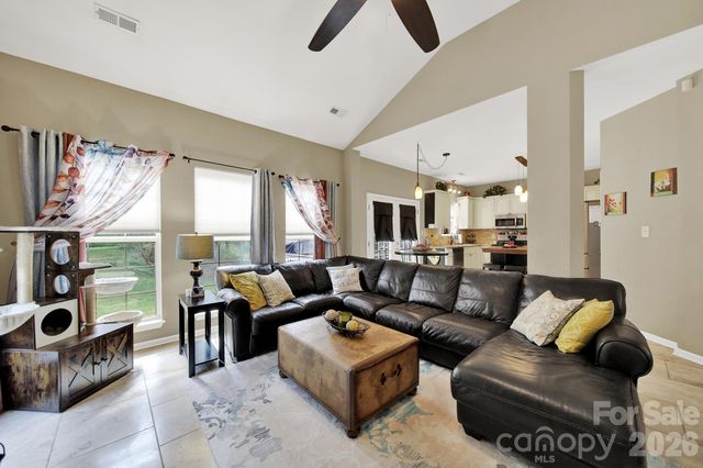 7221 Maitland Lane, Charlotte, NC 28215