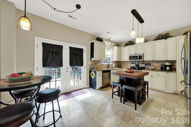 7221 Maitland Lane, Charlotte, NC 28215