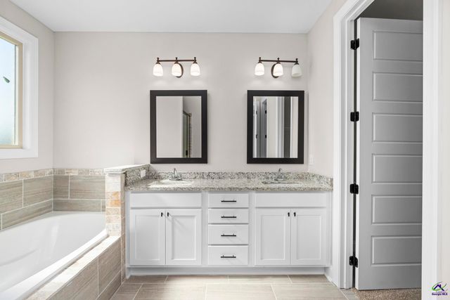 206 Farmland Circle, Perry, GA 31069