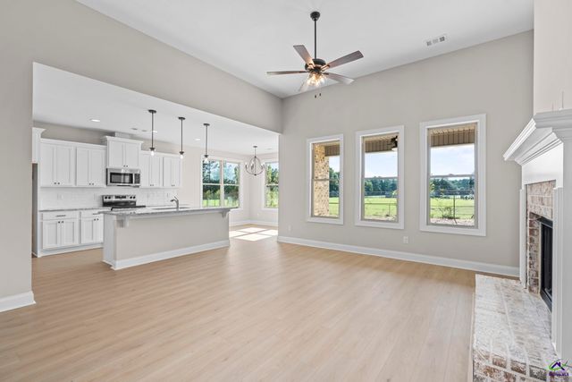 206 Farmland Circle, Perry, GA 31069