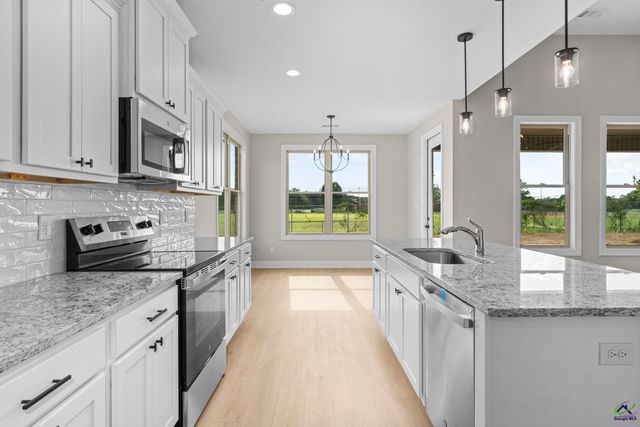 206 Farmland Circle, Perry, GA 31069