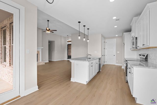 206 Farmland Circle, Perry, GA 31069