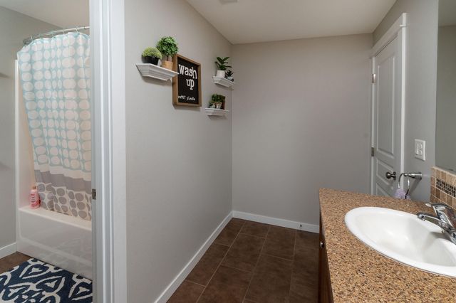 4690 SW Umatilla Avenue, Redmond, OR 97756