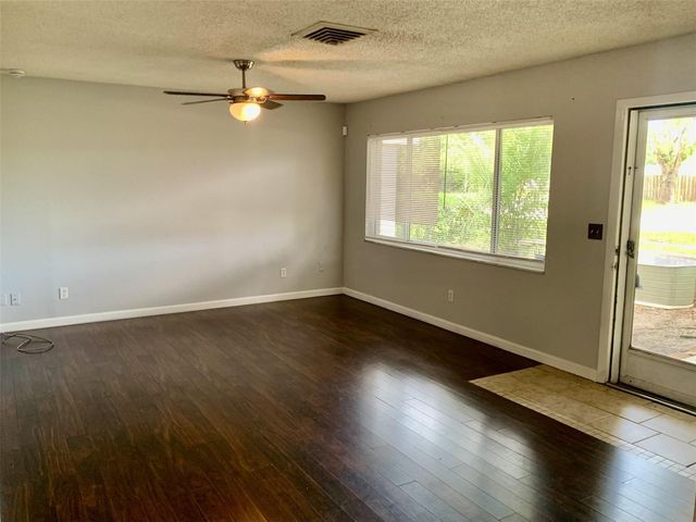 5050 29TH AVENUE N, St Petersburg, FL 33710