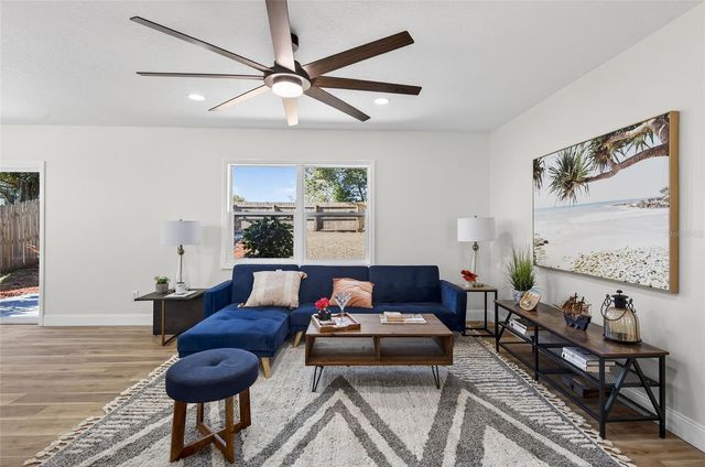 228 REGAL PARK DRIVE, Valrico, FL 33594