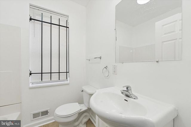 1621 W MONTGOMERY AVE, Philadelphia, PA 19121