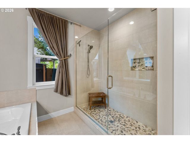 6220 Nw BERNIE Dr, Vancouver, WA 98663
