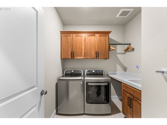 6220 Nw BERNIE Dr, Vancouver, WA 98663