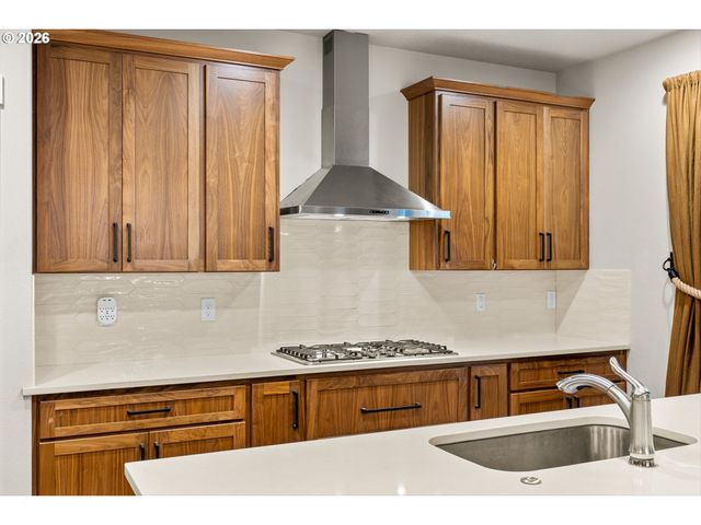 6220 Nw BERNIE Dr, Vancouver, WA 98663