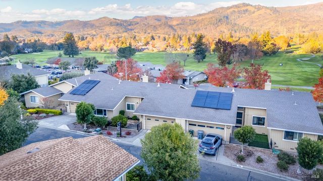 7103 Overlook Dr, Santa Rosa, CA 95409