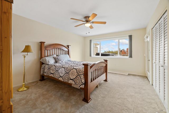 7103 Overlook Dr, Santa Rosa, CA 95409