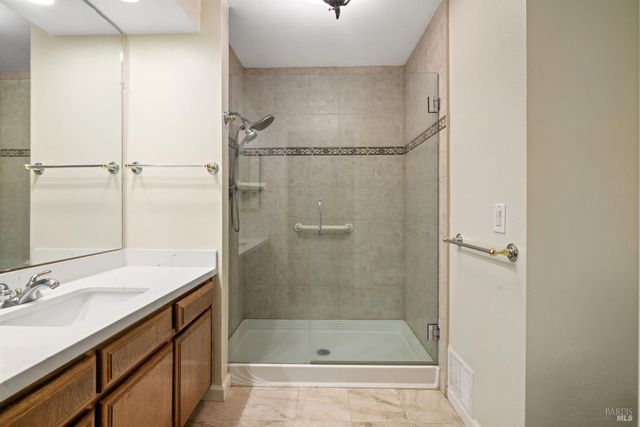 7103 Overlook Dr, Santa Rosa, CA 95409