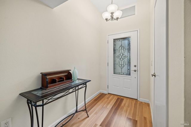 7103 Overlook Dr, Santa Rosa, CA 95409