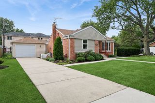 6929 W Madison Street, Niles, IL 60714