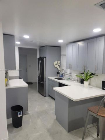 512 NW 96th St A, Miami, FL 33150