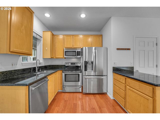 1117 Ne PERL Way, Hillsboro, OR 97006