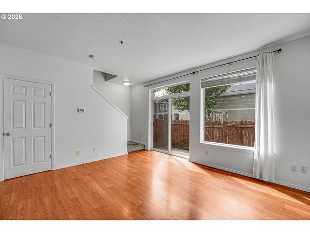 1117 Ne PERL Way, Hillsboro, OR 97006