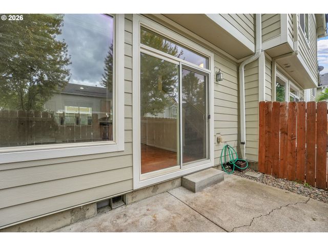 1117 Ne PERL Way, Hillsboro, OR 97006