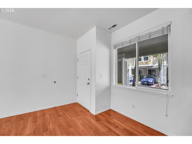 1117 Ne PERL Way, Hillsboro, OR 97006