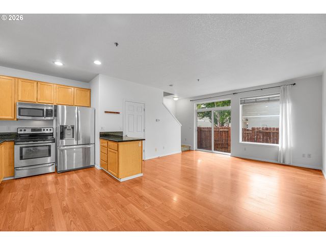 1117 Ne PERL Way, Hillsboro, OR 97006