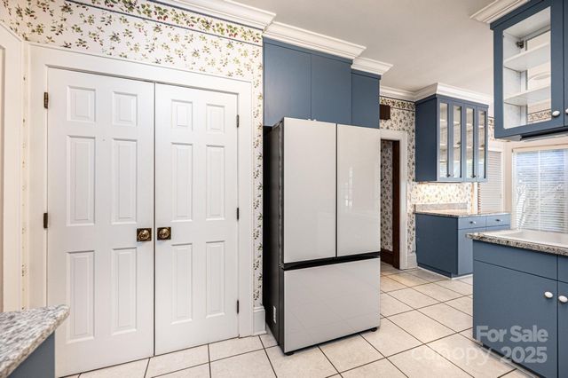 1690 2nd Street NW, Hickory, NC 28601
