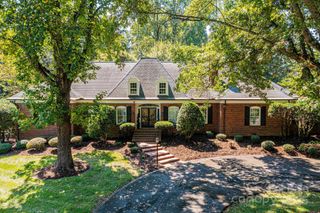 1690 2nd Street NW, Hickory, NC 28601