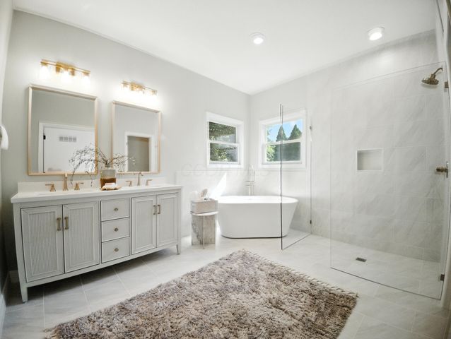 4256 Landhigh Lakes Drive, Powell, OH 43065