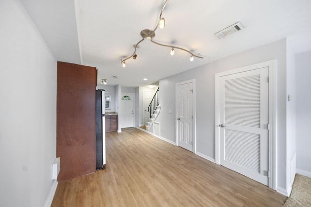 827 Mcclain Road, Columbus, OH 43212