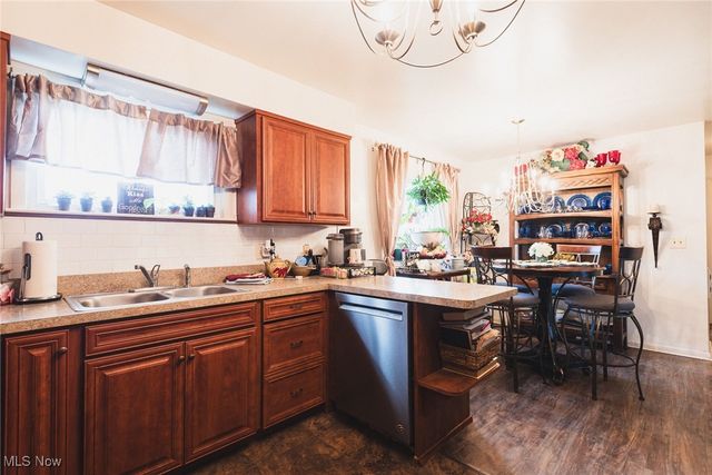 291 Struthers Liberty Road, Campbell, OH 44405