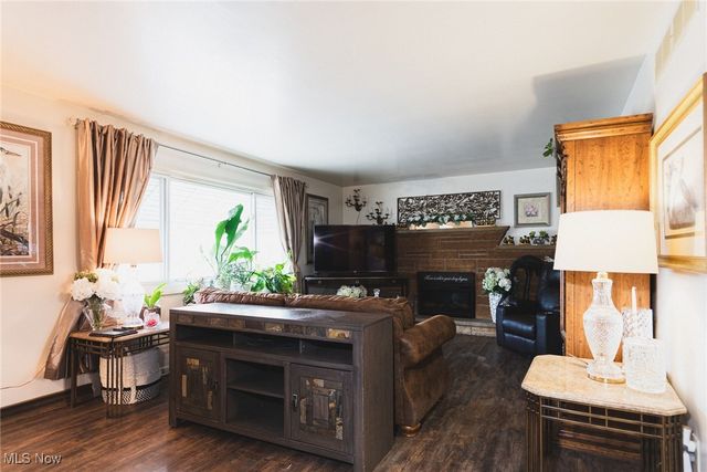 291 Struthers Liberty Road, Campbell, OH 44405