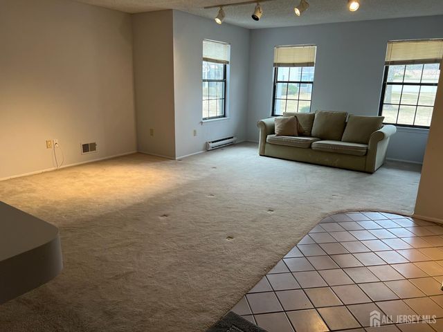 196 Wycoff W Way, East Brunswick, NJ 08816