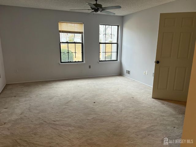 196 Wycoff W Way, East Brunswick, NJ 08816