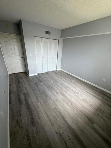 1590 S 42nd Circle S 308, Vero Beach, FL 32967